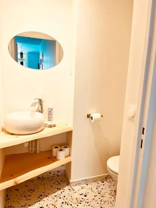 Apartament Cosy Loft- Paris 17E - 4 Pers 0*,
